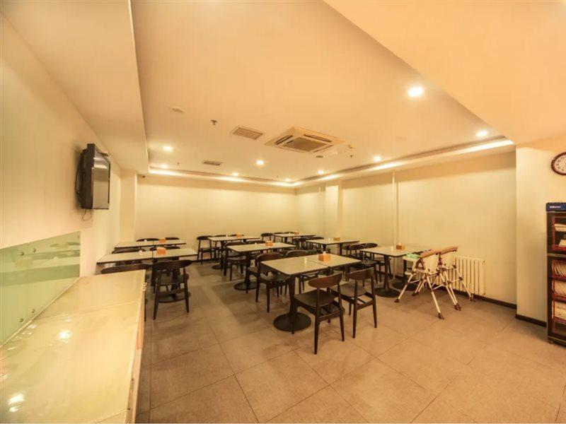 汉庭沈阳苏家屯火车站酒店 外观 照片